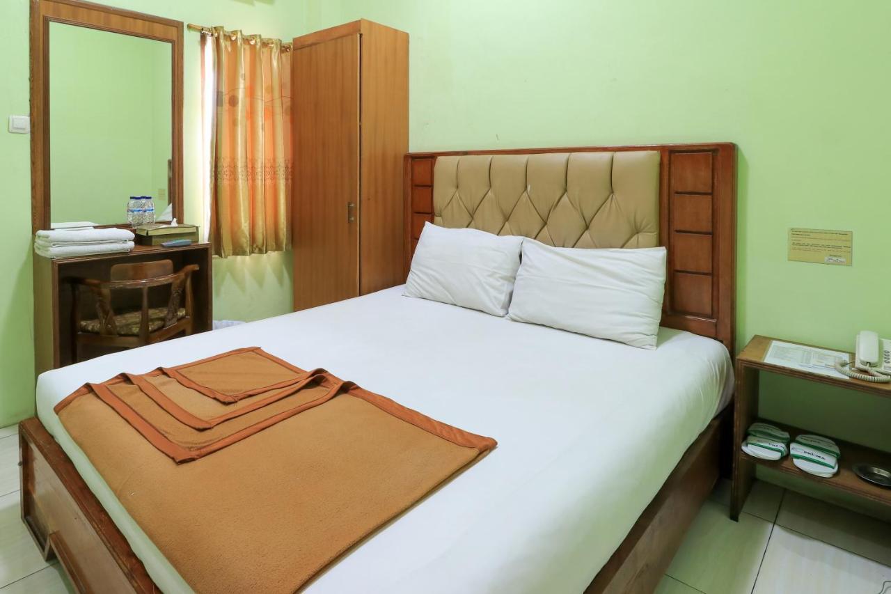 Hotel Prisma Sidoarjo Bagian luar foto