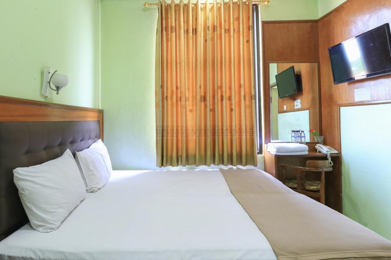 Hotel Prisma Sidoarjo Bagian luar foto