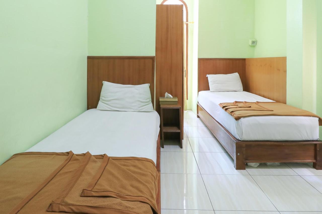 Hotel Prisma Sidoarjo Bagian luar foto