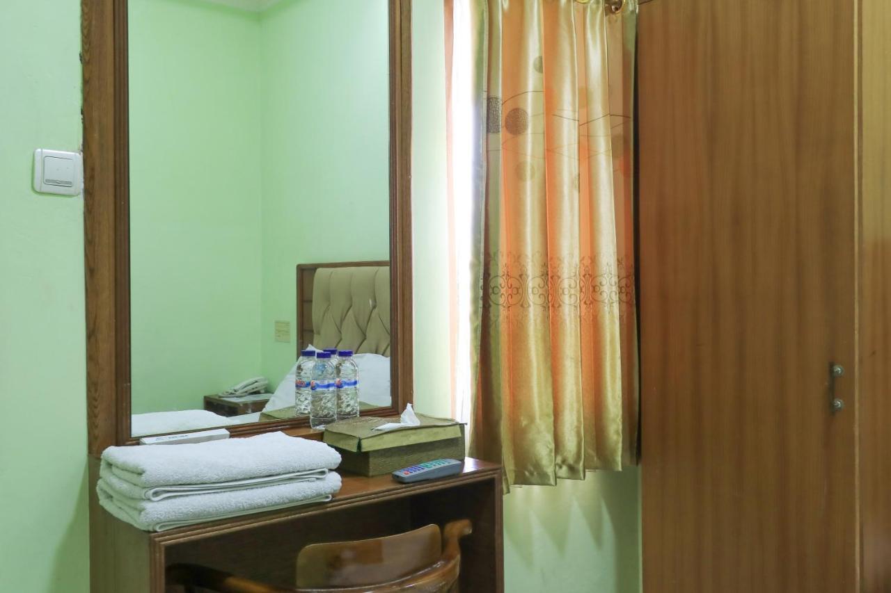 Hotel Prisma Sidoarjo Bagian luar foto