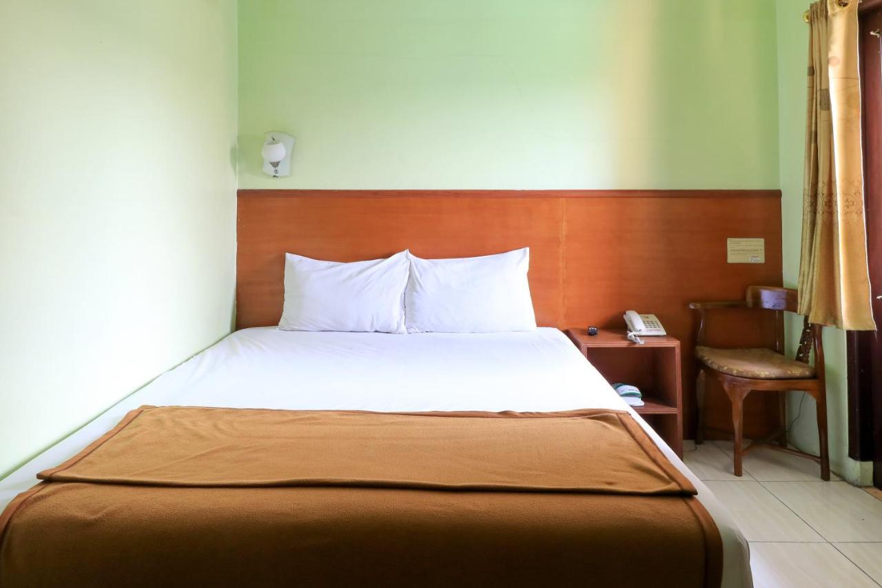 Hotel Prisma Sidoarjo Bagian luar foto
