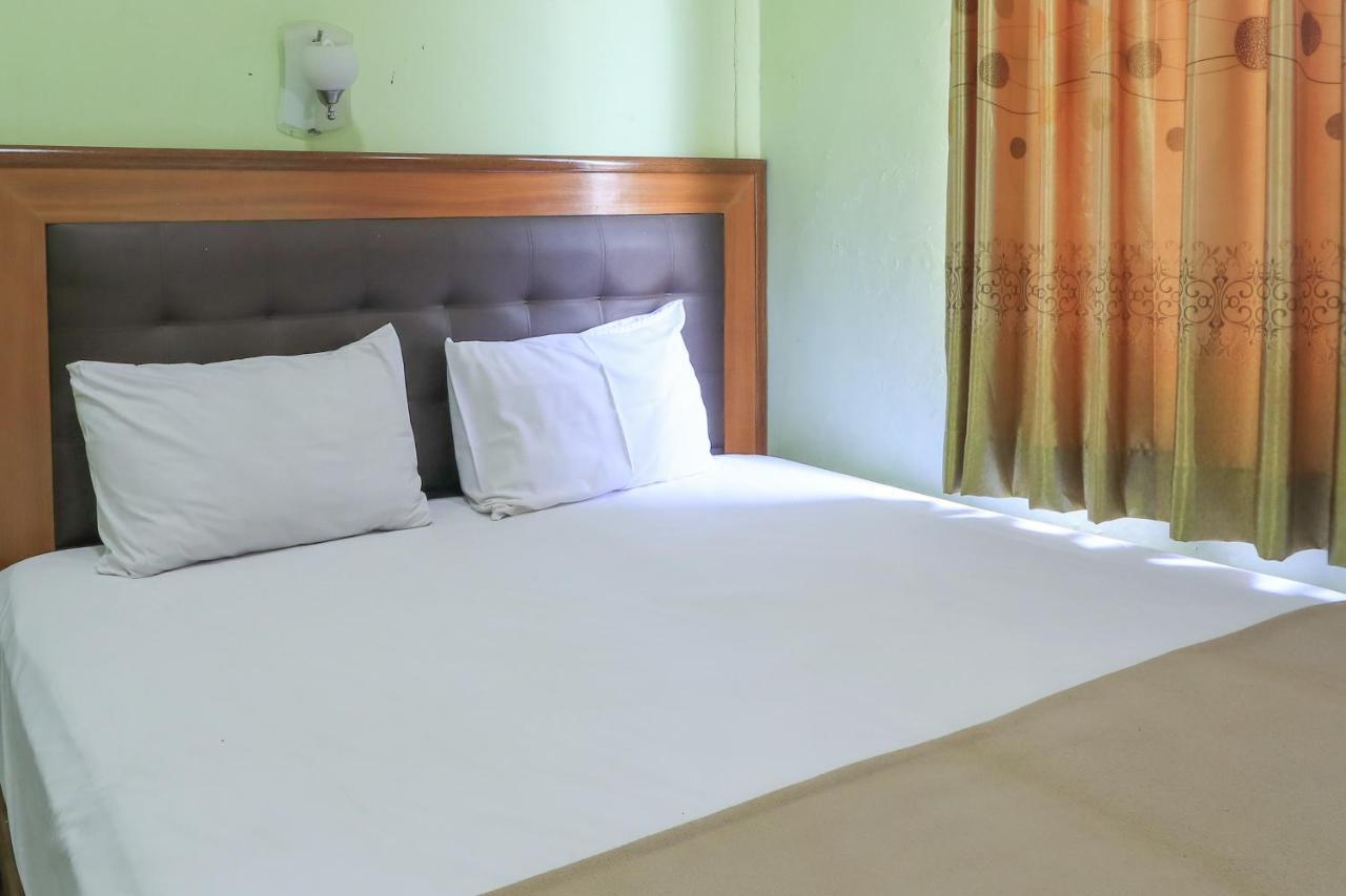 Hotel Prisma Sidoarjo Bagian luar foto
