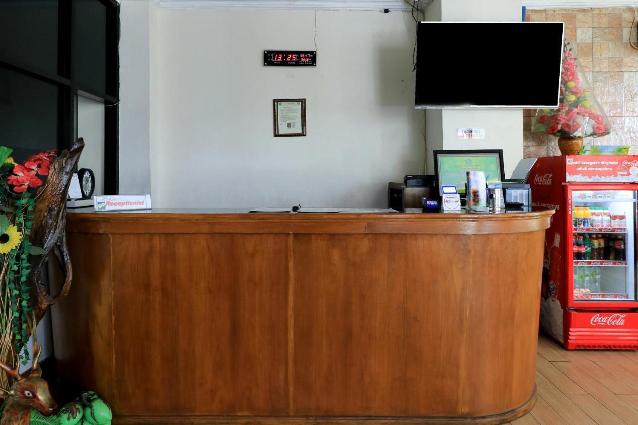 Hotel Prisma Sidoarjo Bagian luar foto