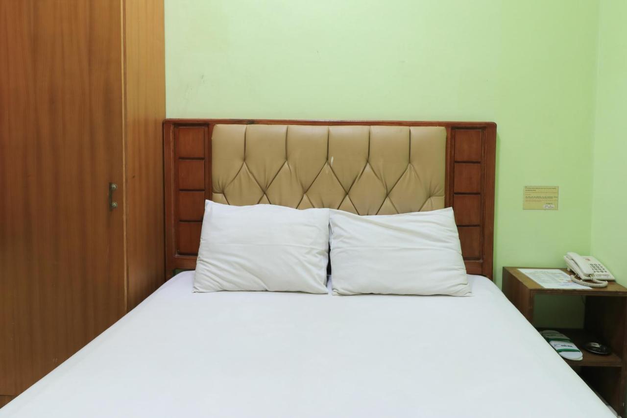Hotel Prisma Sidoarjo Bagian luar foto